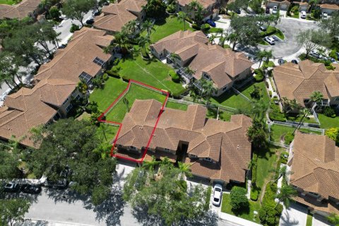 Townhouse in Pembroke Pines, Florida 3 bedrooms, 156.73 sq.m. № 2176253 - photo 2