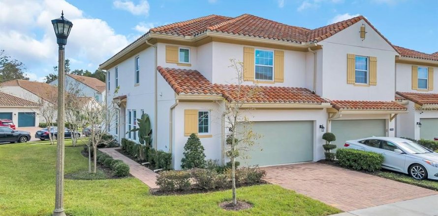 Adosado en Apopka, Florida 3 dormitorios, 193.52 m2 № 2148055