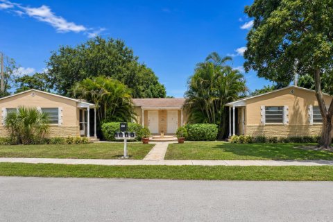 Immobilier commercial à Fort Lauderdale, Floride 247.31 m2 № 2082966