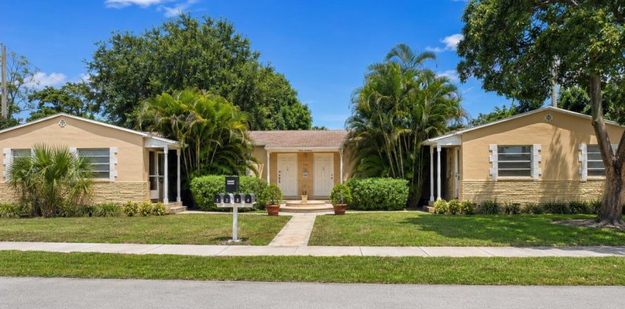 Immobilier commercial à Fort Lauderdale, Floride 247.31 m2 № 2082966