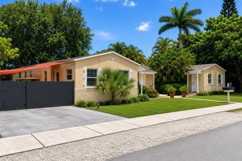 Immobilier commercial à vendre à Fort Lauderdale, Floride: 247.31 m2 № 2082966 - photo 2