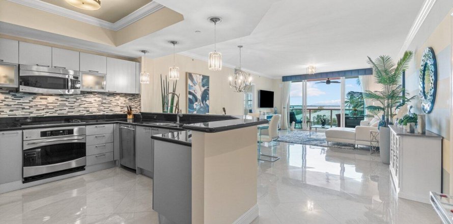Condo à Riviera Beach, Floride, 2 chambres  № 2185159