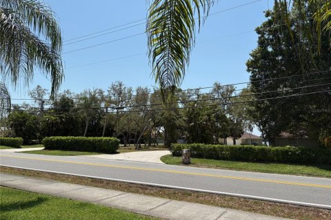 House in Merrit Island, Florida 5 bedrooms, 260.31 sq.m. № 1849953 - photo 3