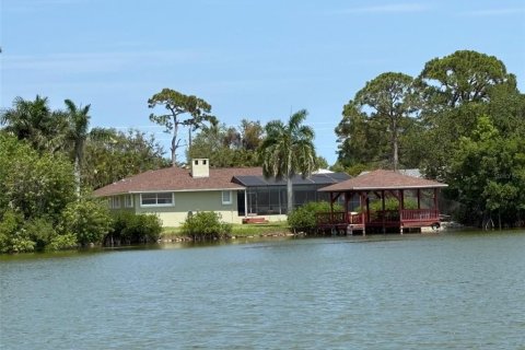 House in Merrit Island, Florida 5 bedrooms, 260.31 sq.m. № 1849953 - photo 2