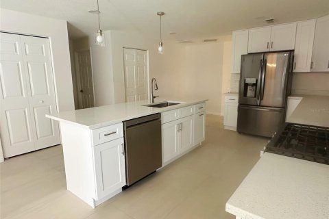 House in Merrit Island, Florida 5 bedrooms, 260.31 sq.m. № 1849953 - photo 11