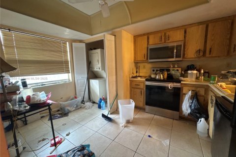 Купить кондоминиум в Маргит, Флорида 2 спальни, 92.9м2, № 1946695 - фото 13