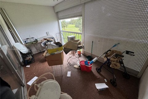 Купить кондоминиум в Маргит, Флорида 2 спальни, 92.9м2, № 1946695 - фото 17