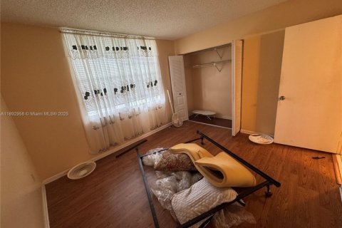 Купить кондоминиум в Маргит, Флорида 2 спальни, 92.9м2, № 1946695 - фото 11