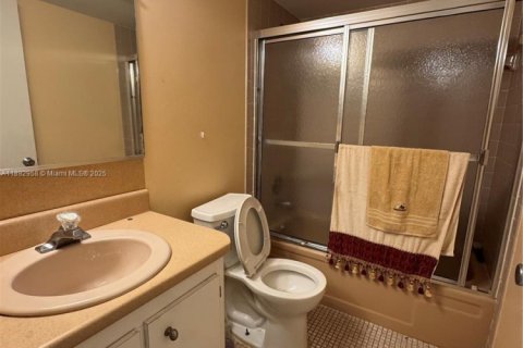 Купить кондоминиум в Маргит, Флорида 2 спальни, 92.9м2, № 1946695 - фото 14