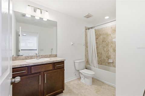 House in Zephyrhills, Florida 4 bedrooms, 199.09 sq.m. № 2155550 - photo 17