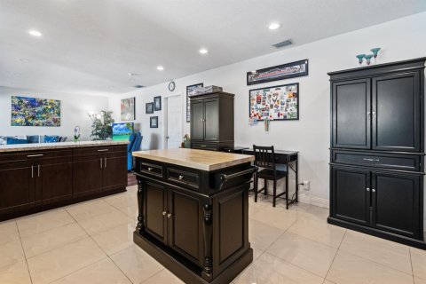 Casa en venta en Hollywood, Florida, 4 dormitorios, 239.32 m2 № 2178576 - foto 15