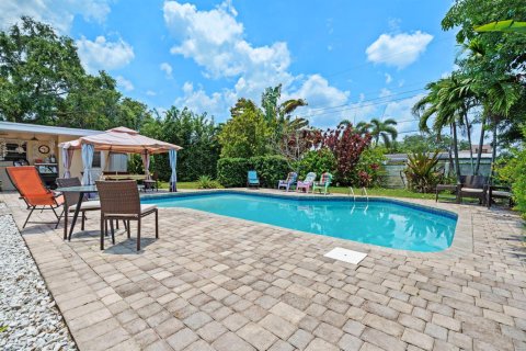 Casa en venta en Hollywood, Florida, 4 dormitorios, 239.32 m2 № 2178576 - foto 2