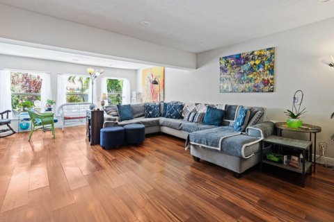 Casa en venta en Hollywood, Florida, 4 dormitorios, 239.32 m2 № 2178576 - foto 9