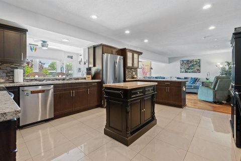 Casa en venta en Hollywood, Florida, 4 dormitorios, 239.32 m2 № 2178576 - foto 3