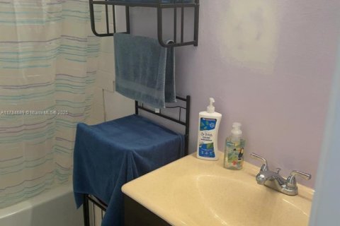 Condo in Homestead, Florida, 2 bedrooms  № 1695768 - photo 3
