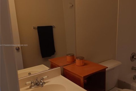 Condo in Homestead, Florida, 2 bedrooms  № 1695768 - photo 20