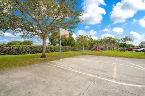 Condo in Homestead, Florida, 2 bedrooms  № 1695768 - photo 23