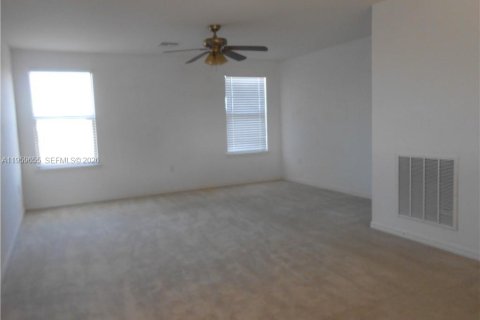 Villa ou maison à vendre à Lehigh Acres, Floride: 5 chambres № 2080660 - photo 25