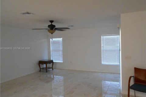 Villa ou maison à vendre à Lehigh Acres, Floride: 5 chambres № 2080660 - photo 10