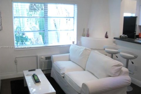 Copropriété à vendre à Miami Beach, Floride: 1 chambre, 41.81 m2 № 2022493 - photo 13