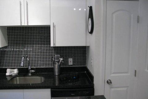 Copropriété à vendre à Miami Beach, Floride: 1 chambre, 41.81 m2 № 2022493 - photo 5