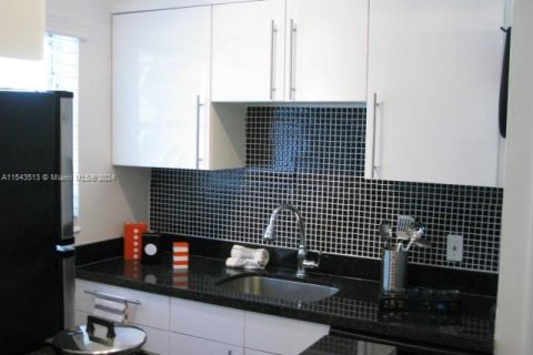 Copropriété à vendre à Miami Beach, Floride: 1 chambre, 41.81 m2 № 2022493 - photo 6