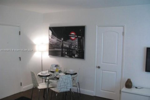 Copropriété à vendre à Miami Beach, Floride: 1 chambre, 41.81 m2 № 2022493 - photo 15