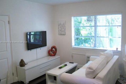 Copropriété à vendre à Miami Beach, Floride: 1 chambre, 41.81 m2 № 2022493 - photo 3