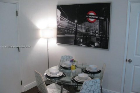 Copropriété à vendre à Miami Beach, Floride: 1 chambre, 41.81 m2 № 2022493 - photo 10