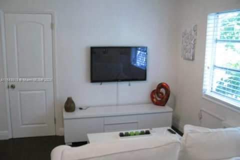 Copropriété à vendre à Miami Beach, Floride: 1 chambre, 41.81 m2 № 2022493 - photo 4