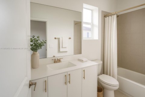 Townhouse in Homestead, Florida 3 bedrooms № 1947137 - photo 18