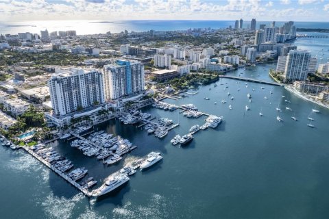 Commercial property in Miami Beach, Florida № 2057658 - photo 22