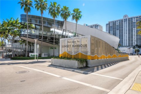 Commercial property in Miami Beach, Florida № 2057658 - photo 24