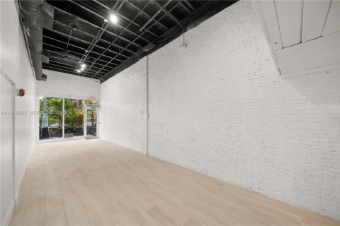 Commercial property in Miami Beach, Florida № 2057658 - photo 6