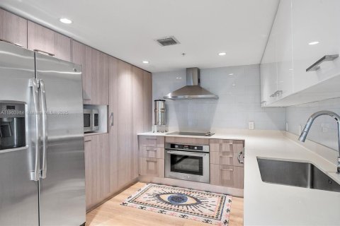 Купить кондоминиум в Бей-Харбор-Айлендс, Флорида 2 спальни, 127.09м2, № 1957154 - фото 13