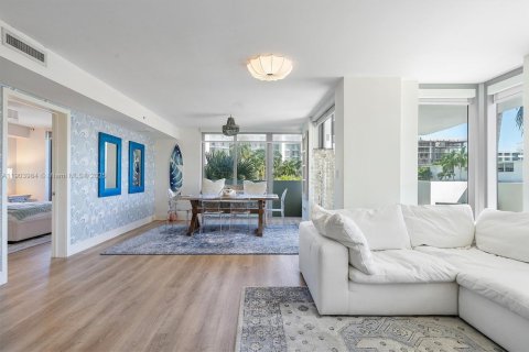 Купить кондоминиум в Бей-Харбор-Айлендс, Флорида 2 спальни, 127.09м2, № 1957154 - фото 5