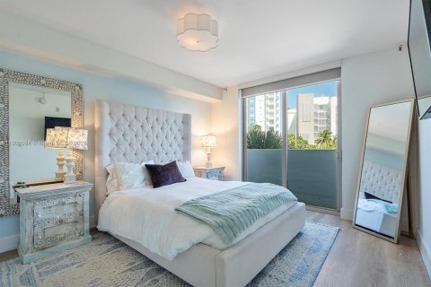 Купить кондоминиум в Бей-Харбор-Айлендс, Флорида 2 спальни, 127.09м2, № 1957154 - фото 17