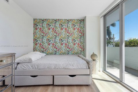 Купить кондоминиум в Бей-Харбор-Айлендс, Флорида 2 спальни, 127.09м2, № 1957154 - фото 23