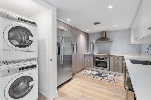 Купить кондоминиум в Бей-Харбор-Айлендс, Флорида 2 спальни, 127.09м2, № 1957154 - фото 10