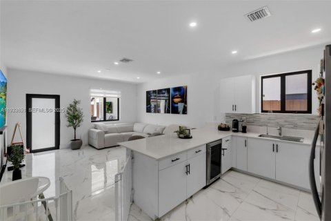 Снять в аренду виллу или дом в Хомстед, Флорида 4 спальни, 176.05м2, № 1991455 - фото 12