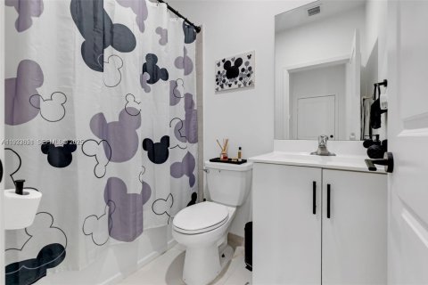 Снять в аренду виллу или дом в Хомстед, Флорида 4 спальни, 176.05м2, № 1991455 - фото 24