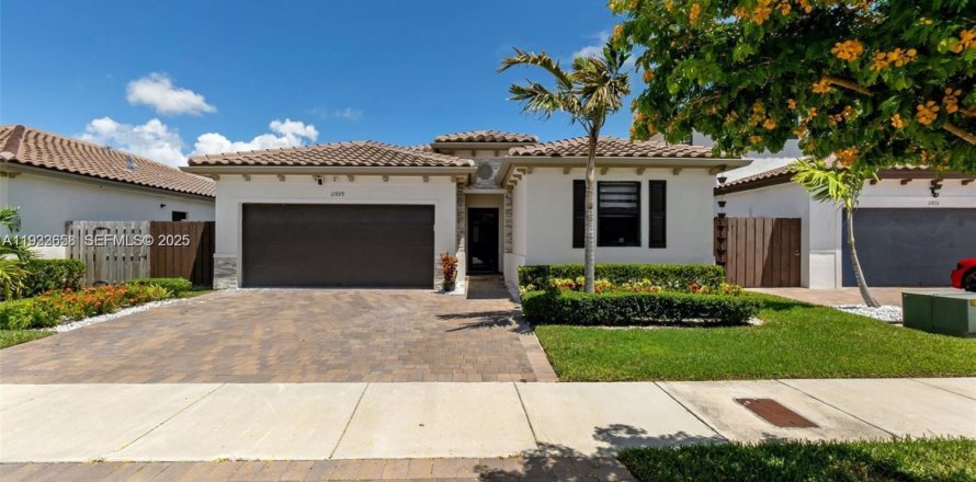 Дом в Хомстед, Флорида 4 спальни, 176.05м2 № 1991455