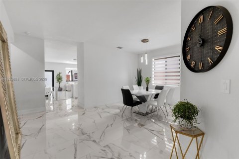 Снять в аренду виллу или дом в Хомстед, Флорида 4 спальни, 176.05м2, № 1991455 - фото 21