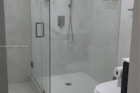 Immobilier commercial à louer à Fort Lauderdale, Floride: 1 chambre, 155.33 m2 № 1945399 - photo 22