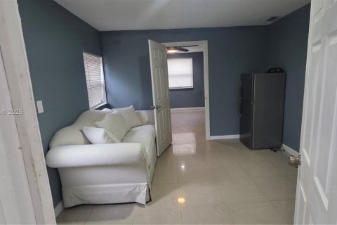 Immobilier commercial à louer à Fort Lauderdale, Floride: 1 chambre, 155.33 m2 № 1945399 - photo 6