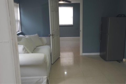 Immobilier commercial à louer à Fort Lauderdale, Floride: 1 chambre, 155.33 m2 № 1945399 - photo 4