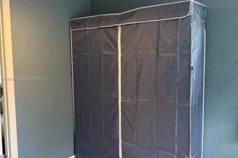 Снять в аренду коммерческую недвижимость в Форт-Лодердейл, Флорида 1 спальня, 155.33м2, № 1945399 - фото 26