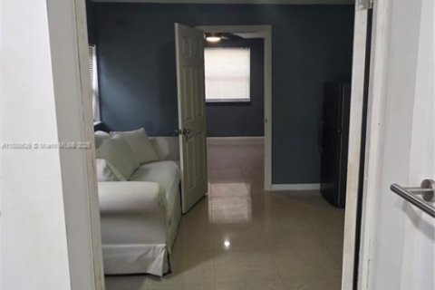 Immobilier commercial à louer à Fort Lauderdale, Floride: 1 chambre, 155.33 m2 № 1945399 - photo 17