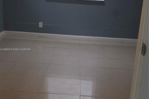 Immobilier commercial à louer à Fort Lauderdale, Floride: 1 chambre, 155.33 m2 № 1945399 - photo 14