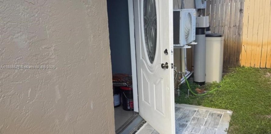 Immobilier commercial à Fort Lauderdale, Floride 1 chambre, 155.33 m2 № 1945399
